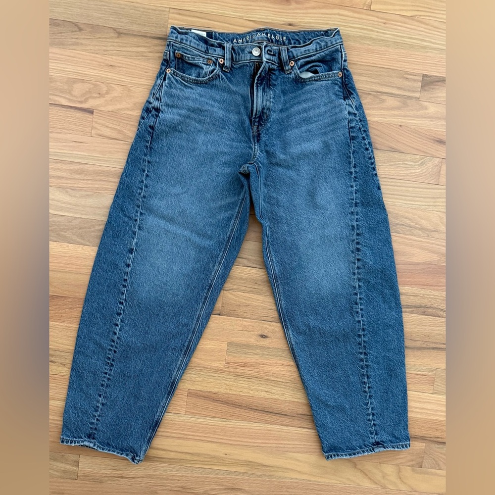 American Eagle Barrel Jeans